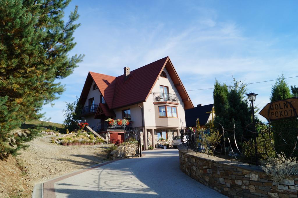 Apartamenty I Pokoje Rodzinne ชาร์นาโกรา ภายนอก รูปภาพ