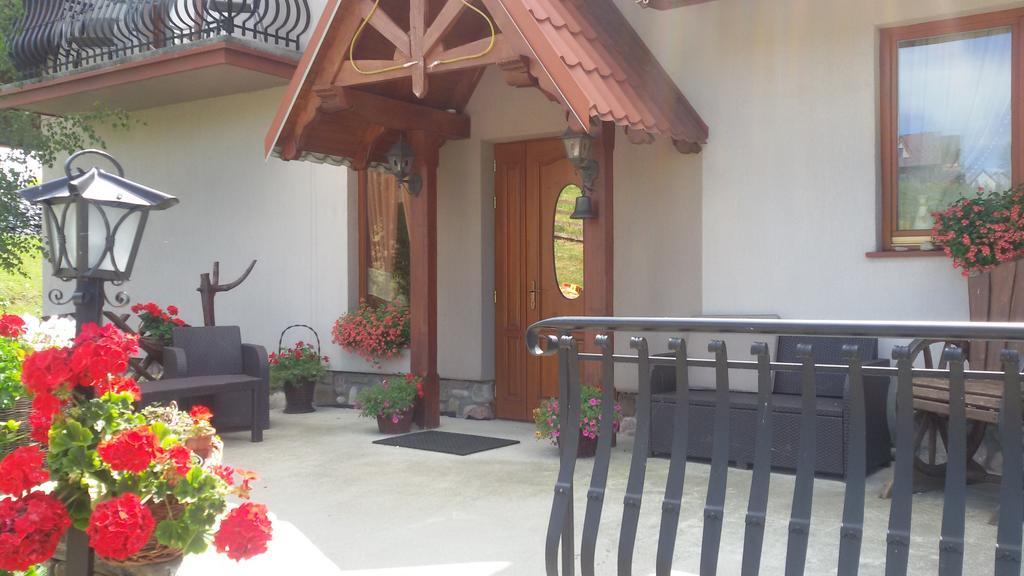 Apartamenty I Pokoje Rodzinne ชาร์นาโกรา ภายนอก รูปภาพ