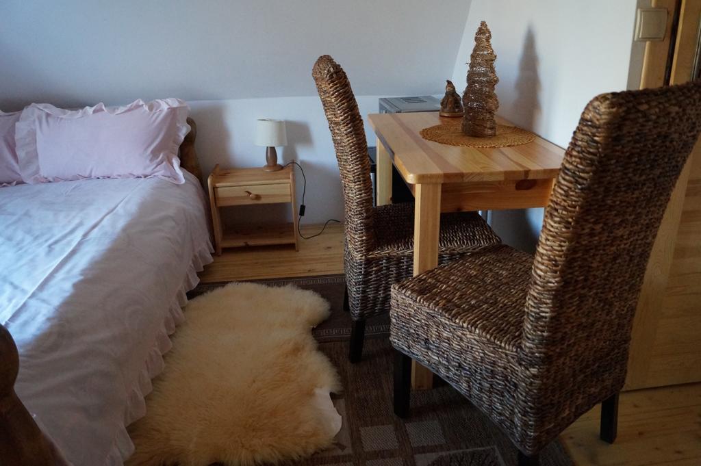 Apartamenty I Pokoje Rodzinne ชาร์นาโกรา ภายนอก รูปภาพ