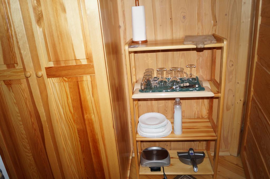 Apartamenty I Pokoje Rodzinne ชาร์นาโกรา ภายนอก รูปภาพ