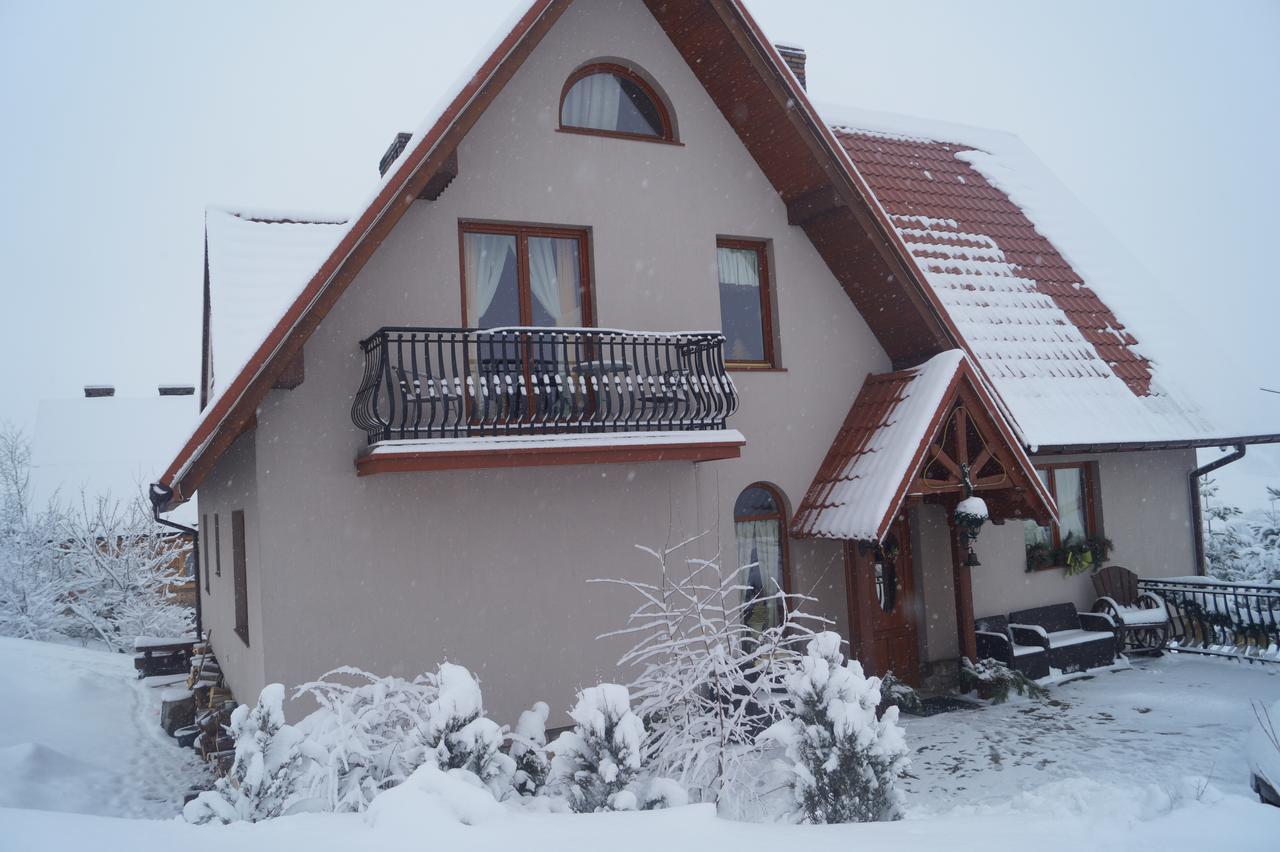 Apartamenty I Pokoje Rodzinne ชาร์นาโกรา ภายนอก รูปภาพ